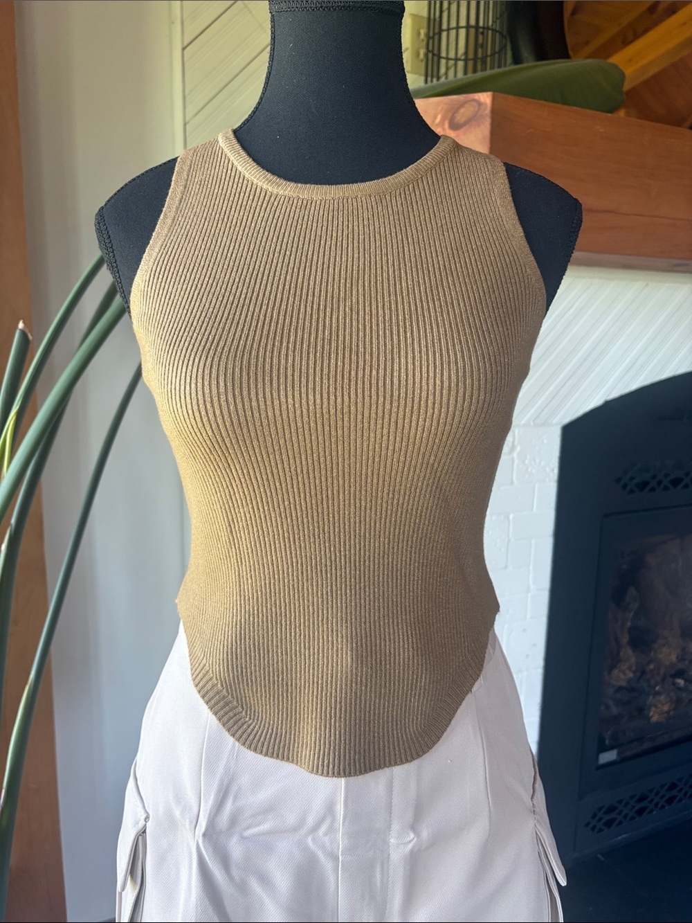 Ribbed Sleeveless Tank Top in Camel Brown